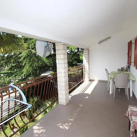 Stipe Apartment *