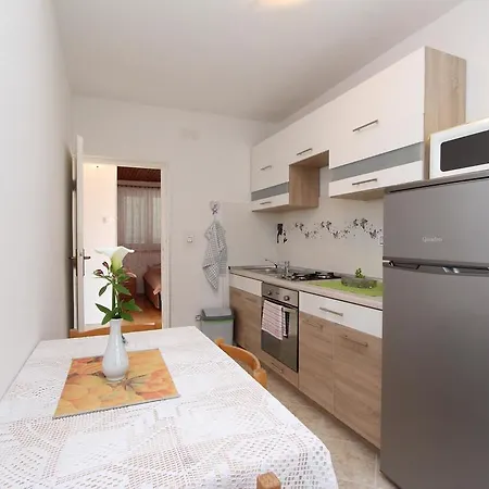 Apartment Stipe