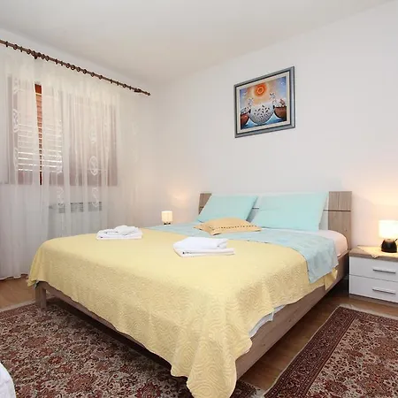 Apartment Stipe